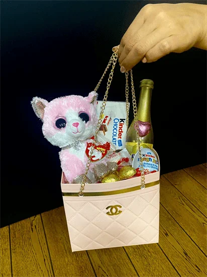 מארז דמוי שאנל עם שמפניה/דובי/שוקולדים